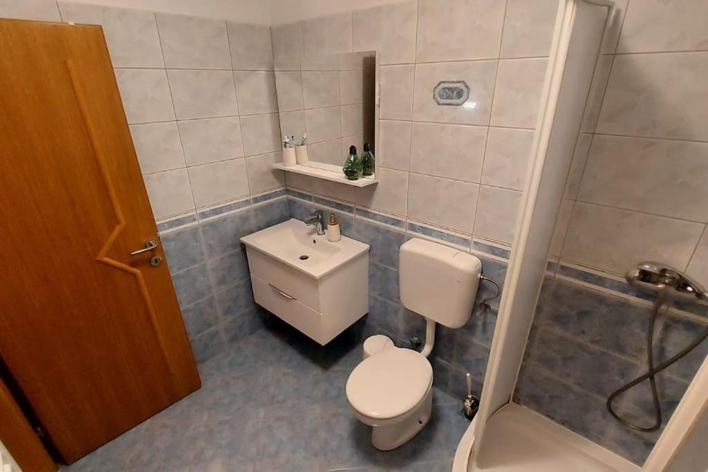 Apartman Ana Pula - Calm, Free Parking, Close To Center Exterior photo