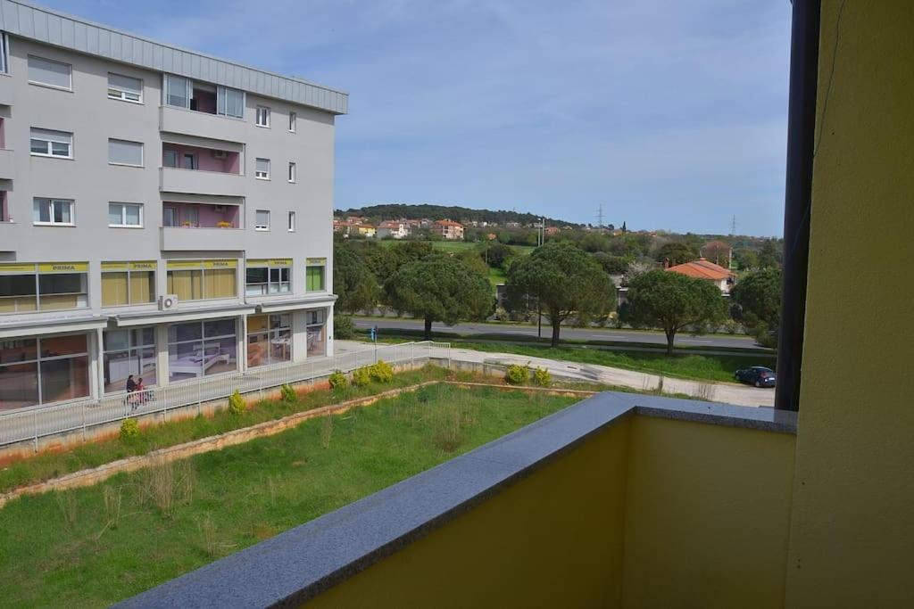 Apartman Ana Pula - Calm, Free Parking, Close To Center Exterior photo