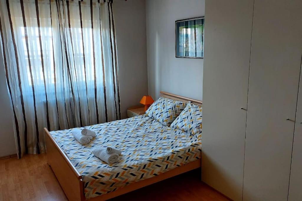 Apartman Ana Pula - Calm, Free Parking, Close To Center Exterior photo